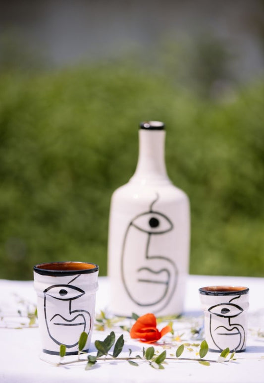 Bouteille en céramique cyclope façon Picasso