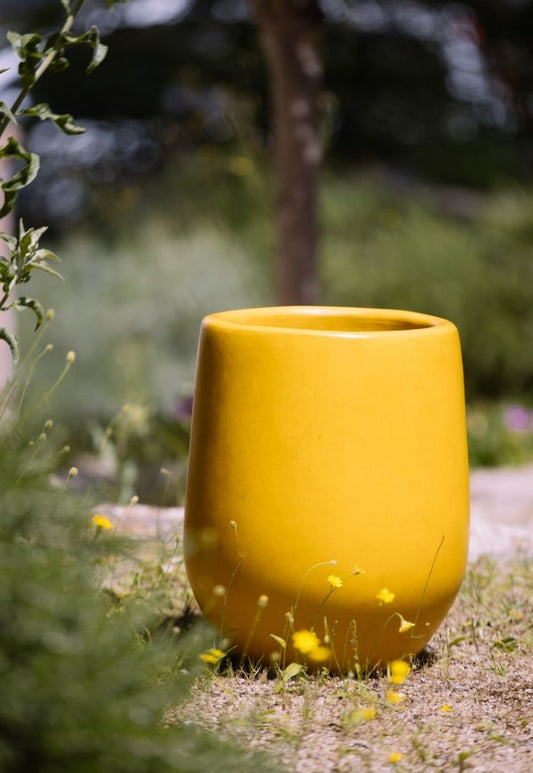 Pot en céramique jaune