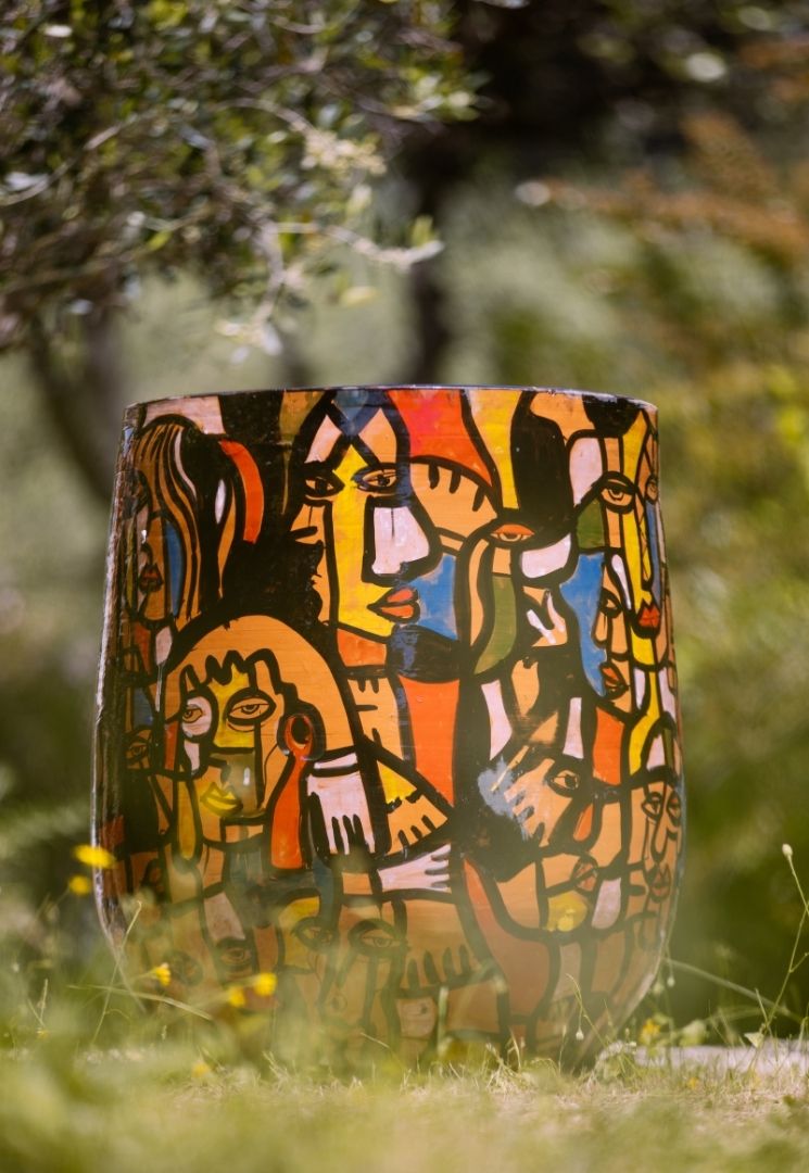 Pot en terre cuite peint façon Picasso