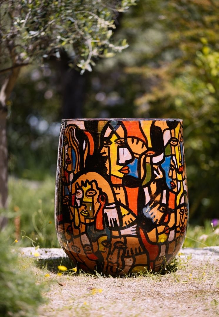 Pot en terre cuite peint façon Picasso - 50cm