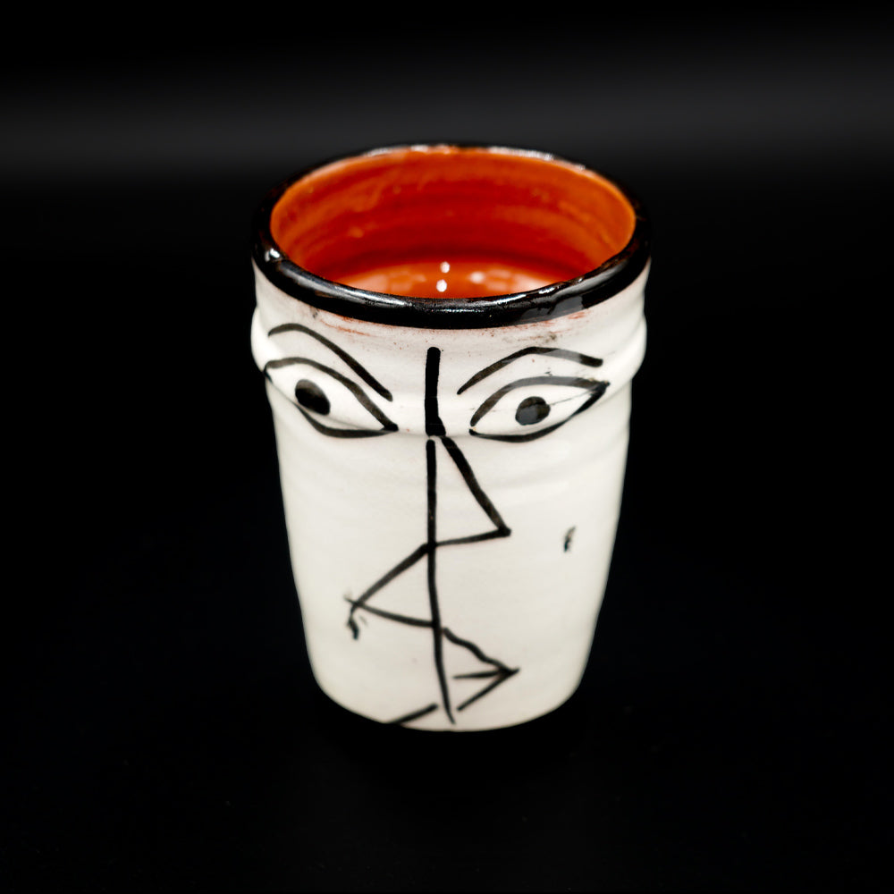 Tasse gobelet en céramique – Blanc mat & motif visage noir