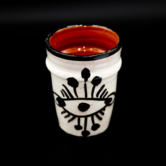 Tasse gobelet en céramique – Blanc mat &amp; motif œil noir