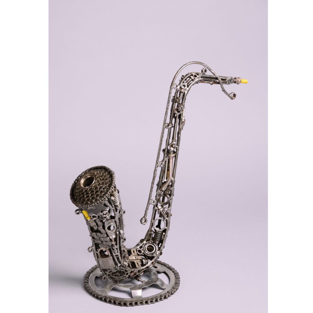 Saxophone en métal