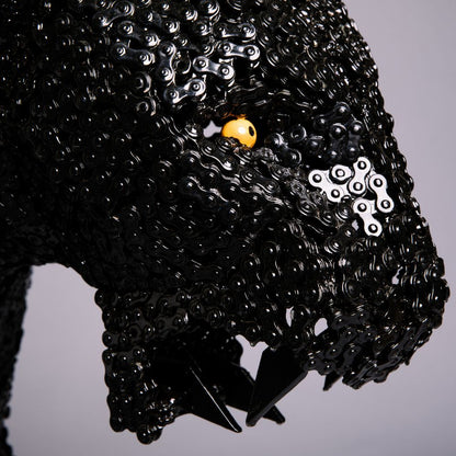 grande statue leopard