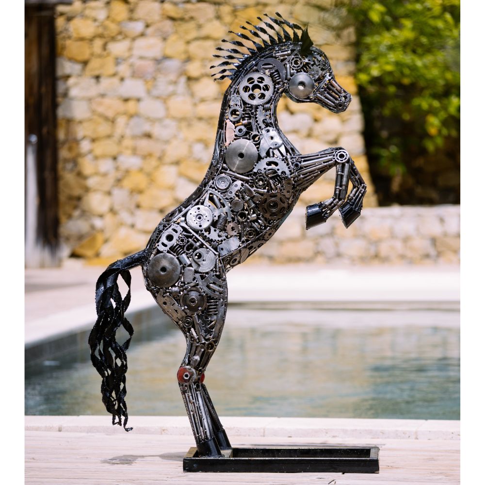Statue cheval cabré en métal